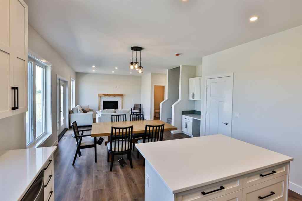 MLS® A2236190 - 714 Fairways Drive  in NONE Vulcan, Residential