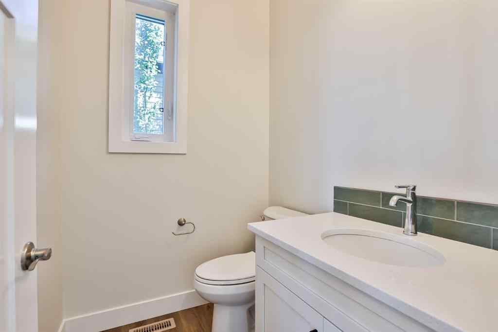 MLS® A2236190 - 714 Fairways Drive  in NONE Vulcan, Residential