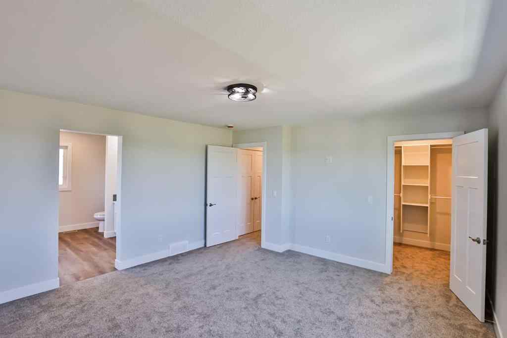MLS® A2236190 - 714 Fairways Drive  in NONE Vulcan, Residential
