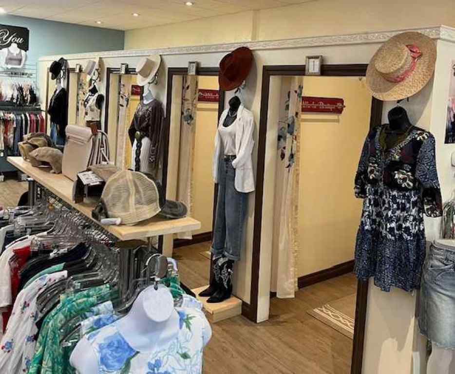 MLS® A2236206 - 1814 20th Street  in NONE Didsbury, Commercial