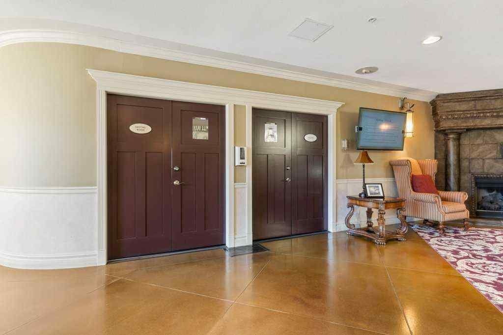 MLS® A2236219 - Unit #408 1726 14 Avenue NW in Hounsfield Heights/Briar Hill Calgary, Residential
