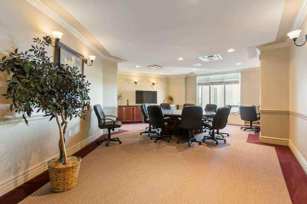 MLS® A2236219 - Unit #408 1726 14 Avenue NW in Hounsfield Heights/Briar Hill Calgary, Residential
