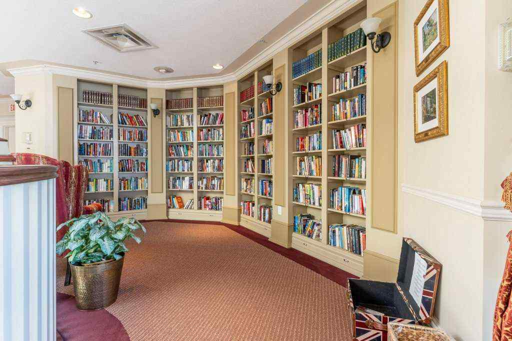 MLS® A2236219 - Unit #408 1726 14 Avenue NW in Hounsfield Heights/Briar Hill Calgary, Residential