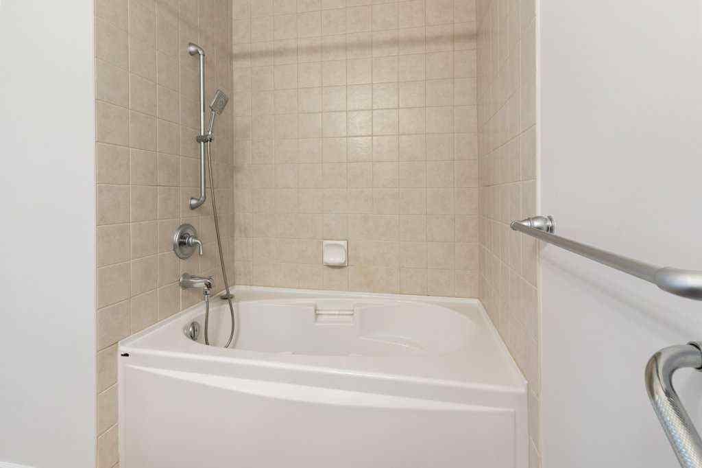 MLS® A2236219 - Unit #408 1726 14 Avenue NW in Hounsfield Heights/Briar Hill Calgary, Residential