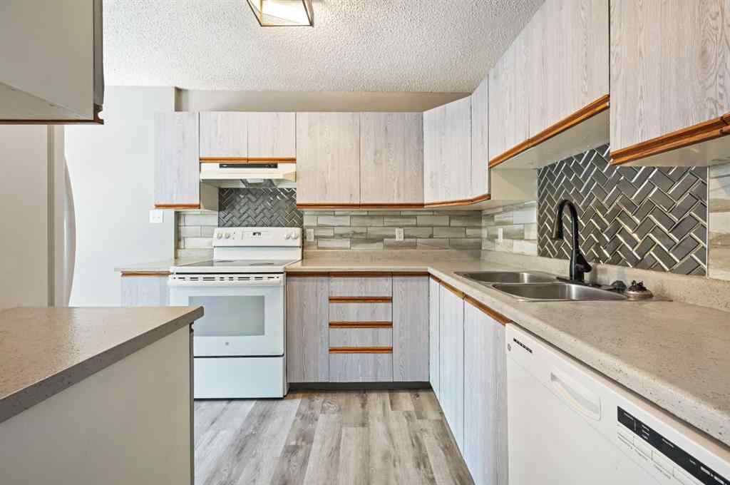 MLS® A2236222 - 4405 PLEASANTVIEW Drive  in NONE High Prairie, Commercial