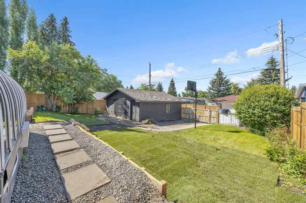 MLS® A2236229 - 5123 Brockington Road NW in Brentwood Calgary, Residential