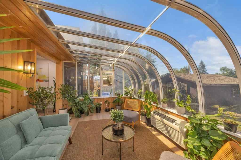 MLS® A2236229 - 5123 Brockington Road NW in Brentwood Calgary, Residential