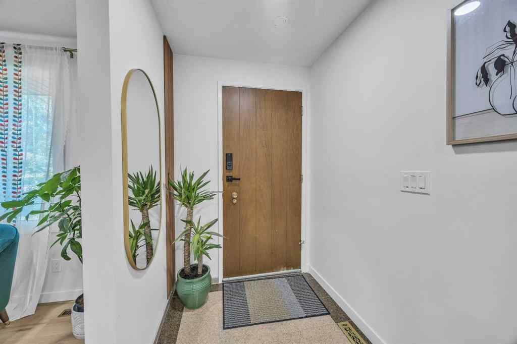 MLS® A2236229 - 5123 Brockington Road NW in Brentwood Calgary, Residential