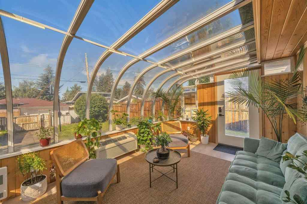 MLS® A2236229 - 5123 Brockington Road NW in Brentwood Calgary, Residential