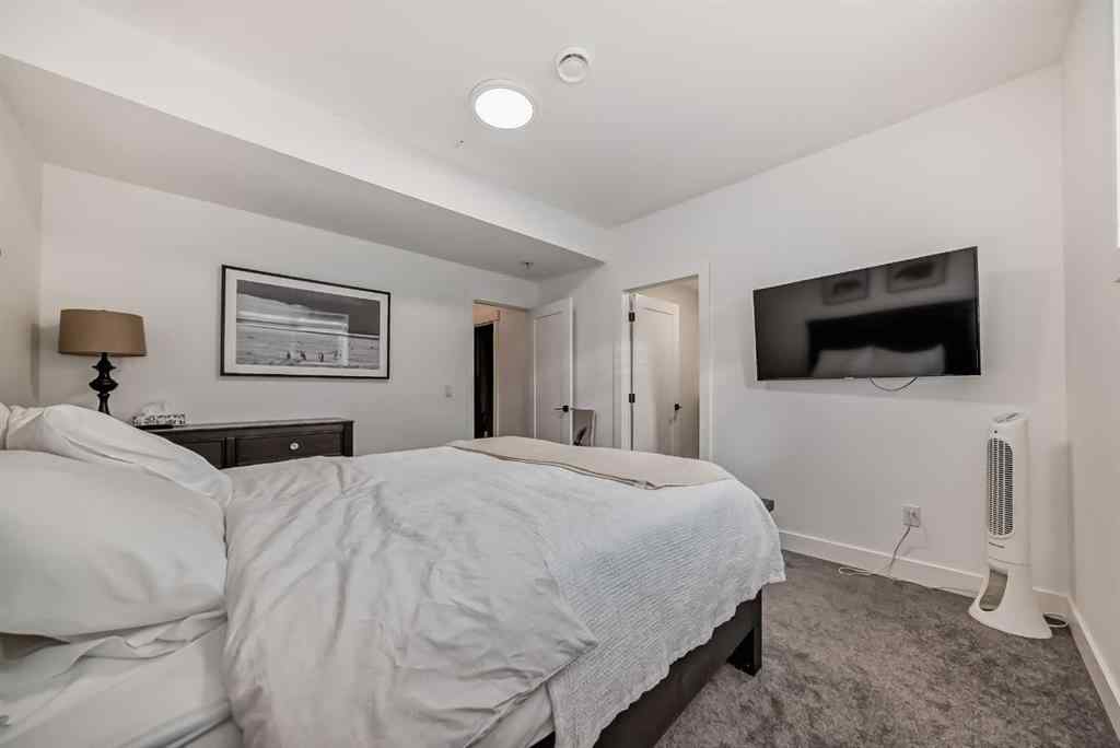 MLS® A2236235 - 923 36A Street NW in Parkdale Calgary, Residential