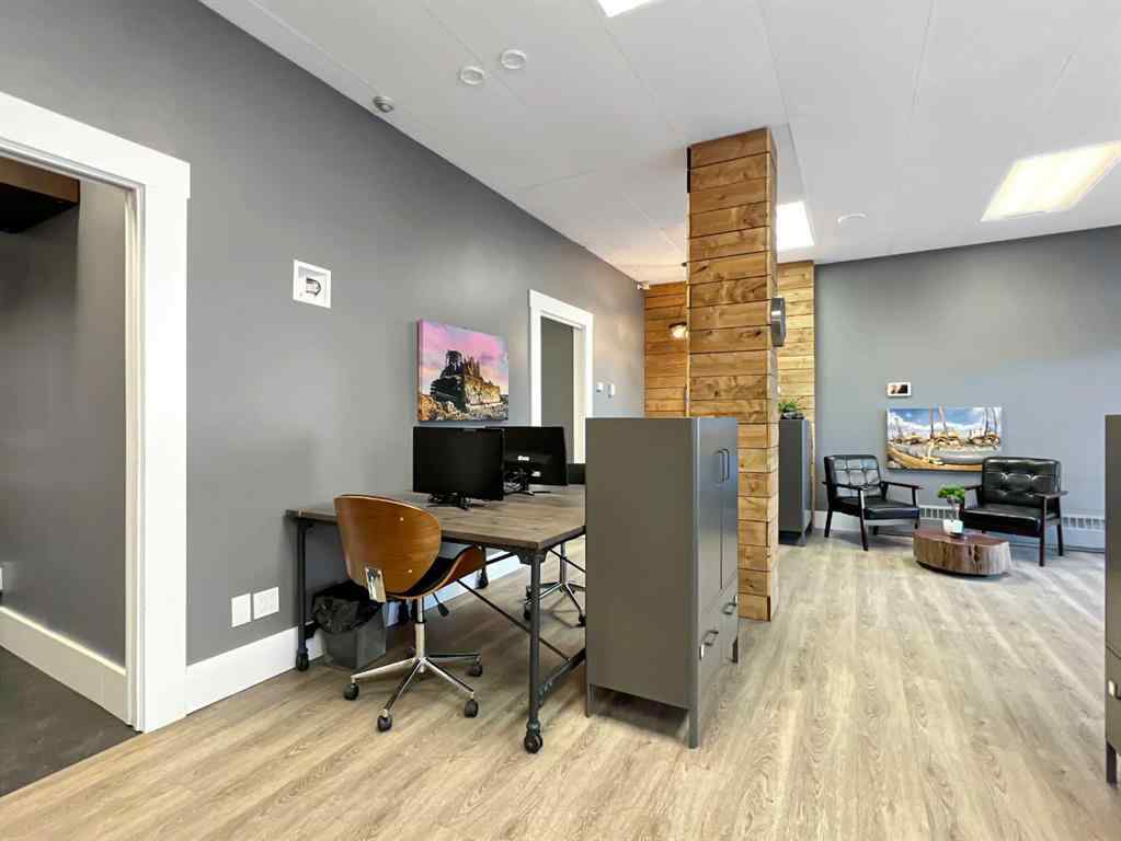 MLS® A2236318 - 312 14 Street NW in Hillhurst Calgary, Commercial