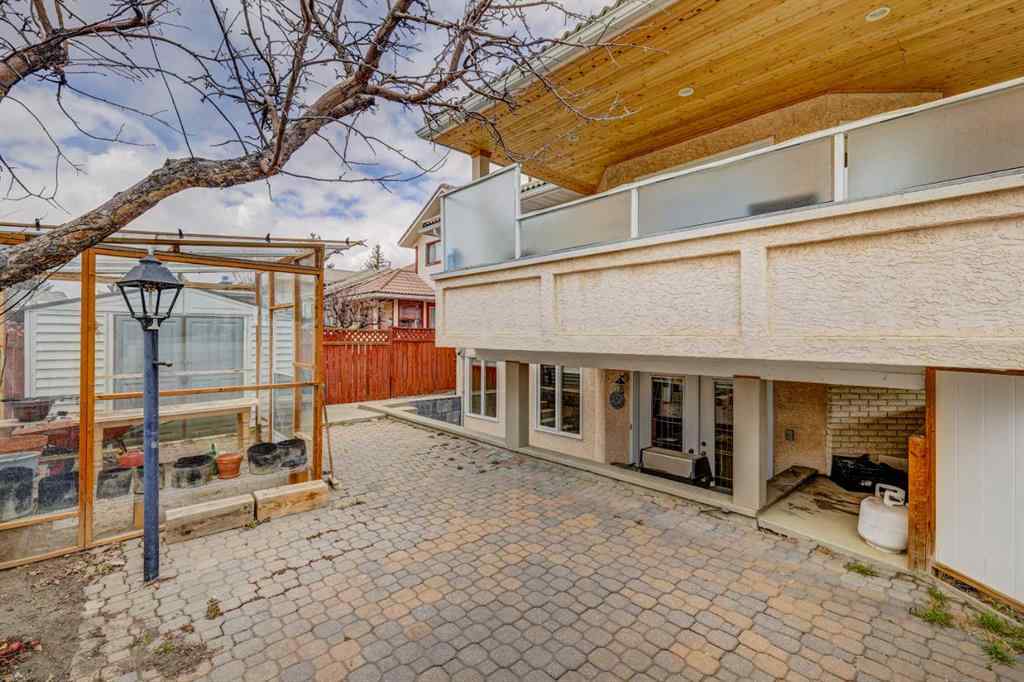 MLS® A2236348 - 220 Santana Bay NW in Sandstone Valley Calgary, Residential