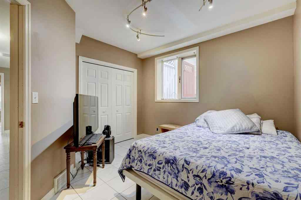 MLS® A2236348 - 220 Santana Bay NW in Sandstone Valley Calgary, Residential