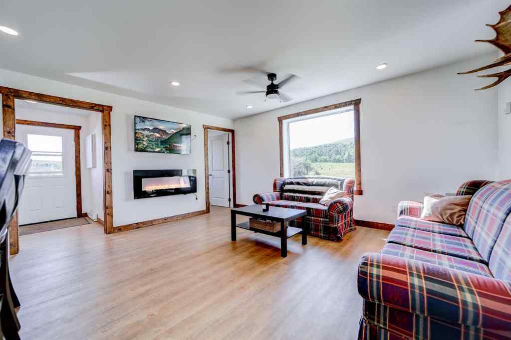 MLS® A2236369 - 4417 Range Road 30-1   in NONE Rural Pincher Creek No. 9, M.D. of, Residential