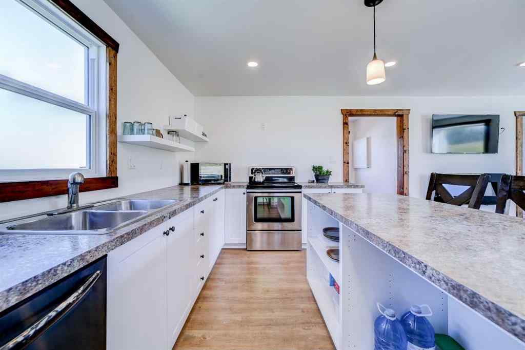 MLS® A2236369 - 4417 Range Road 30-1   in NONE Rural Pincher Creek No. 9, M.D. of, Residential
