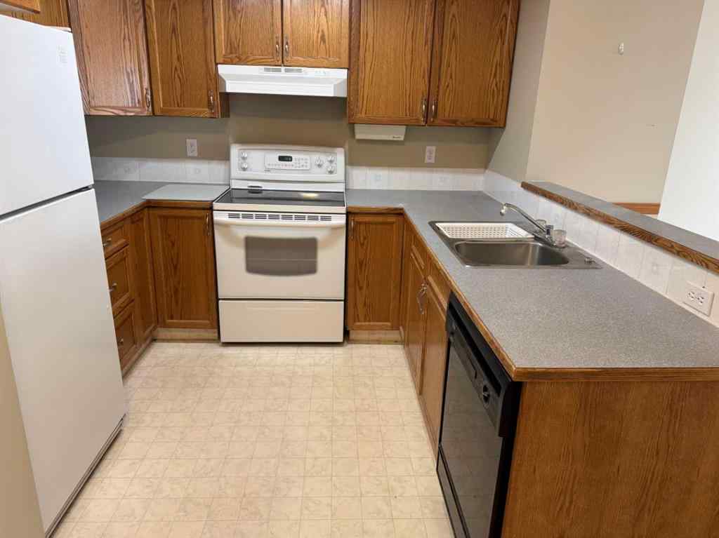 MLS® A2236392 - Unit #208 5026 49 Street  in NONE Olds, Residential