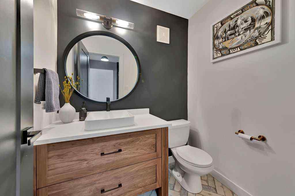 MLS® A2236394 - 2313 58 Avenue  in College Park Lloydminster, Residential