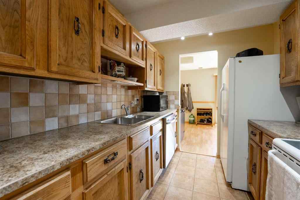 MLS® A2236450 - Unit #209 2207 8 Avenue S in Victoria Park Lethbridge, Residential