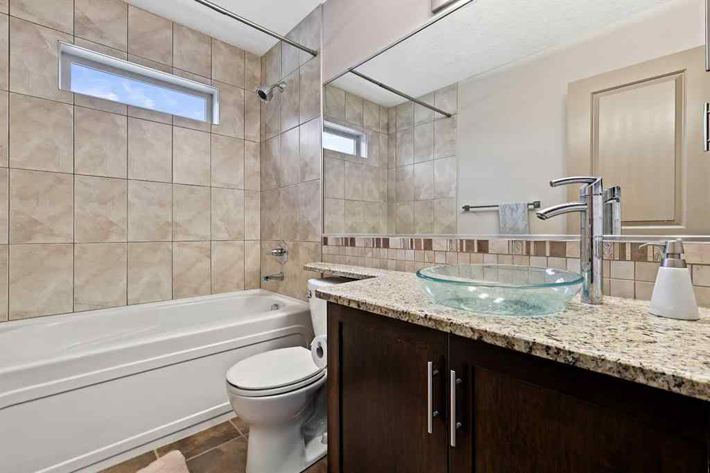 MLS® A2236482 - 2122B 52 Avenue SW in North Glenmore Park Calgary, Residential