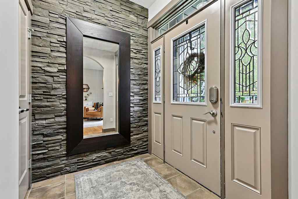 MLS® A2236482 - 2122B 52 Avenue SW in North Glenmore Park Calgary, Residential