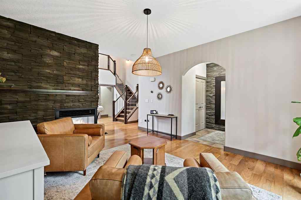 MLS® A2236482 - 2122B 52 Avenue SW in North Glenmore Park Calgary, Residential
