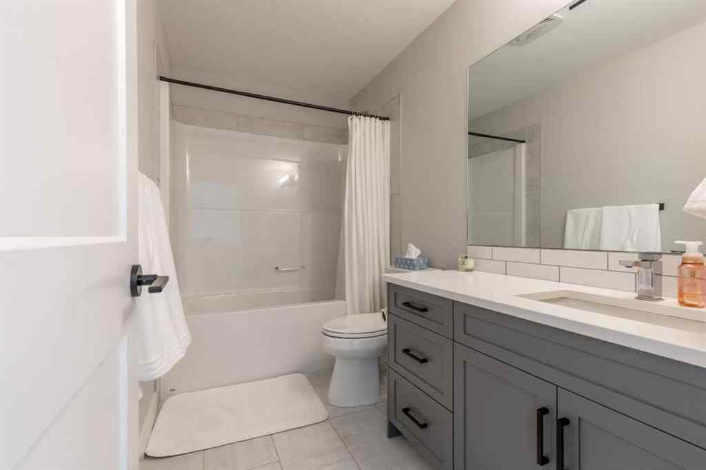 MLS® A2236488 - 4889 7th Street W in NONE Claresholm, Residential