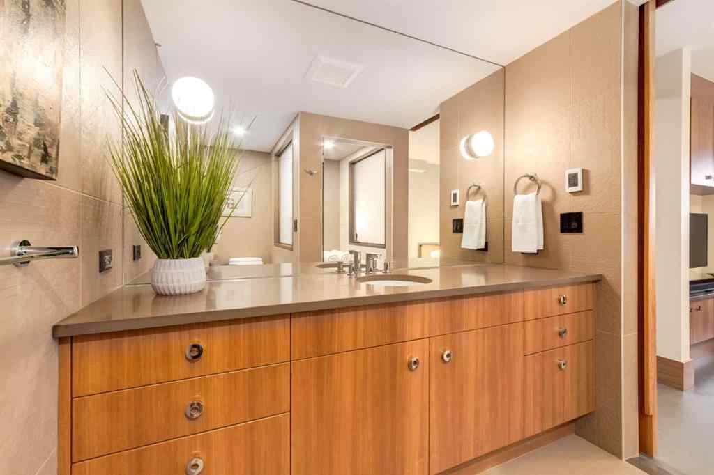 MLS® A2236509 - Unit #1001 300 Meredith Road NE in Crescent Heights Calgary, Residential