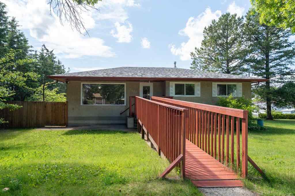 MLS® A2236523 - 3902 45 Street  in Riverside Ponoka, Residential