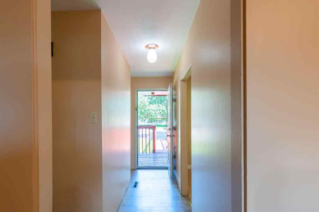 MLS® A2236523 - 3902 45 Street  in Riverside Ponoka, Residential
