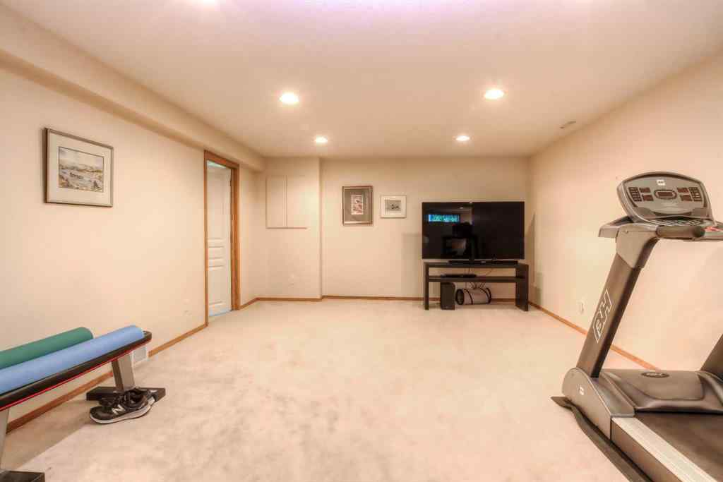 MLS® A2236524 - 961 Sierra Morena Court SW in Signal Hill Calgary, Residential