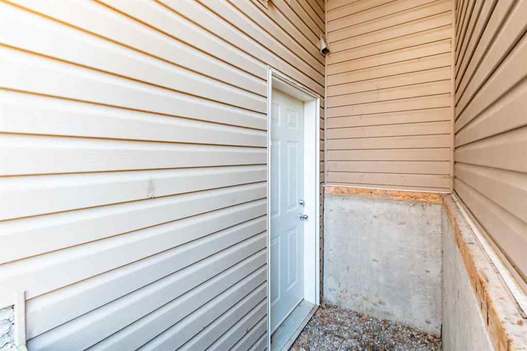 MLS® A2236576 - 5124 42 Street  in NONE Olds, Residential
