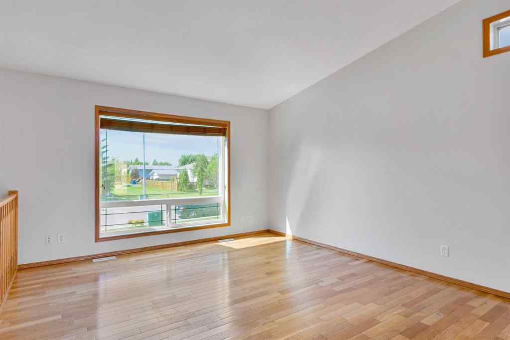 MLS® A2236576 - 5124 42 Street  in NONE Olds, Residential