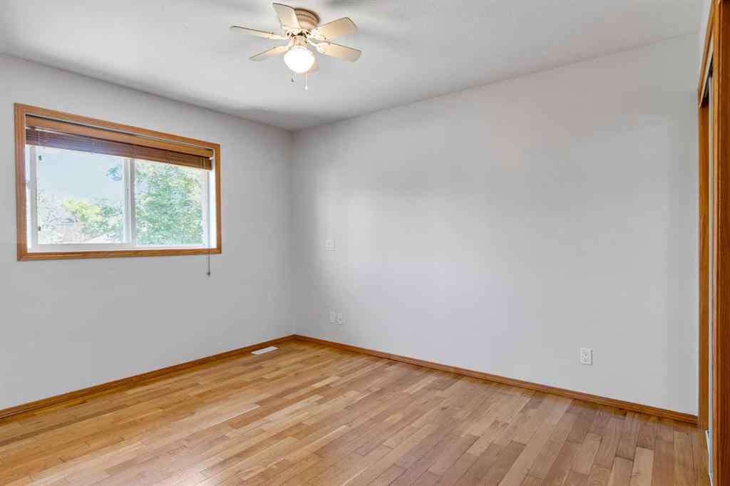 MLS® A2236576 - 5124 42 Street  in NONE Olds, Residential