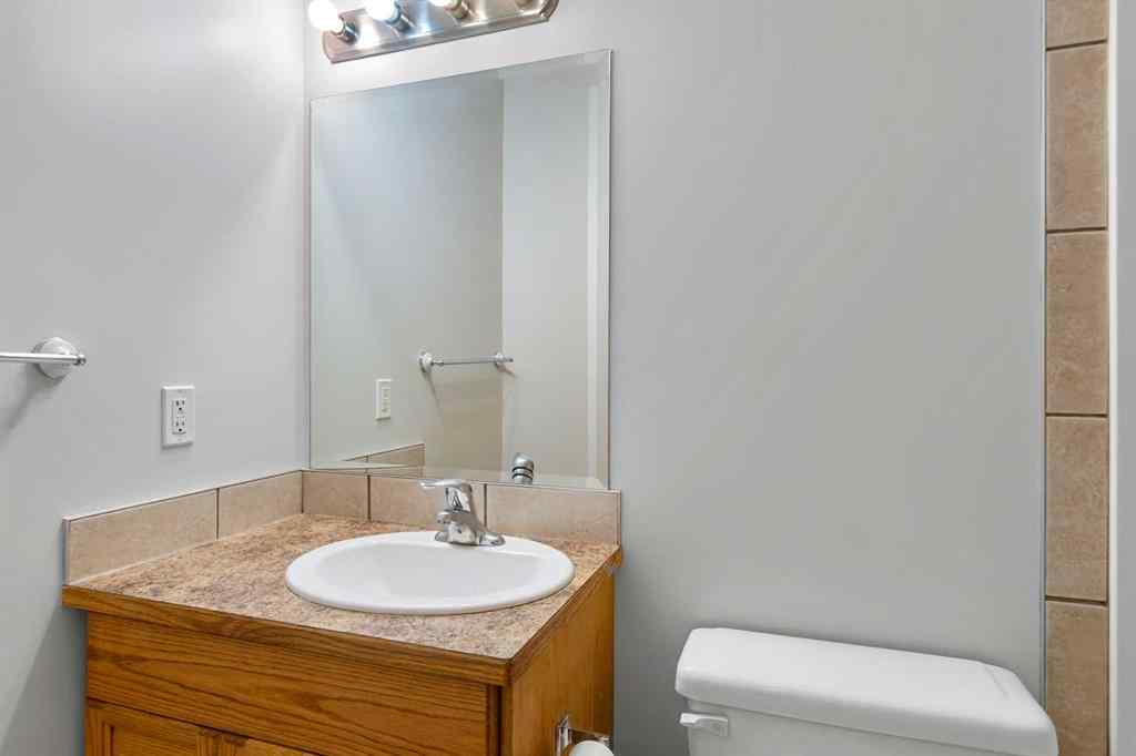 MLS® A2236576 - 5124 42 Street  in NONE Olds, Residential