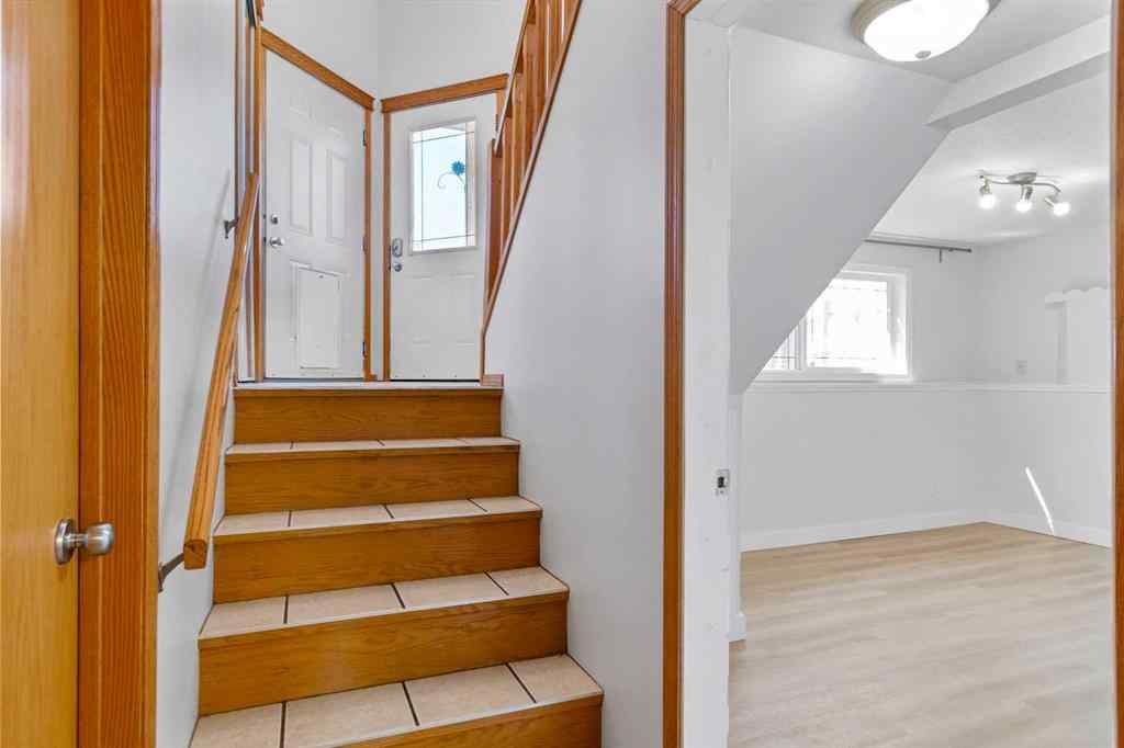MLS® A2236576 - 5124 42 Street  in NONE Olds, Residential
