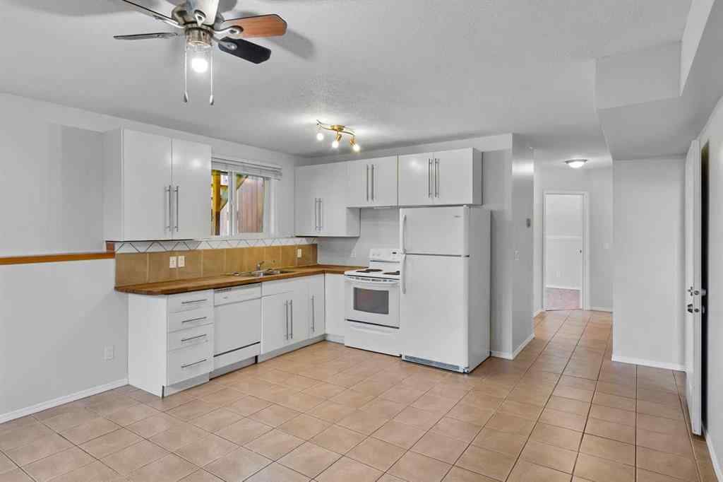 MLS® A2236576 - 5124 42 Street  in NONE Olds, Residential