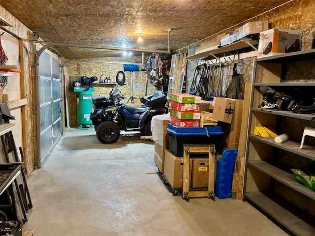 MLS® A2236577 - 5107 45th Street   in NONE Alix, Residential