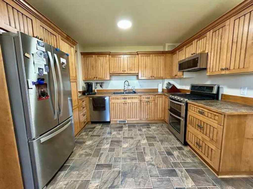 MLS® A2236577 - 5107 45th Street   in NONE Alix, Residential