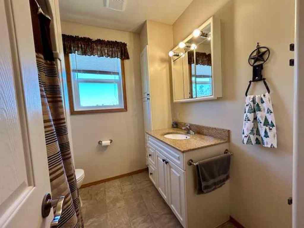 MLS® A2236577 - 5107 45th Street   in NONE Alix, Residential