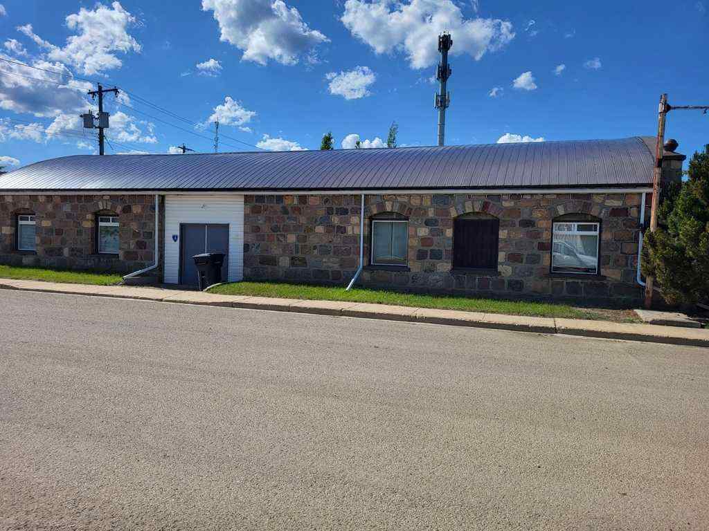 MLS® A2236602 - 27 Railway Avenue S in Marwayne Marwayne, Commercial