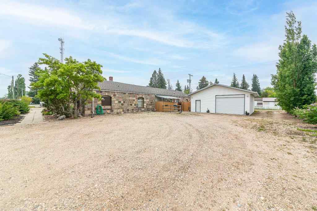 MLS® A2236602 - 27 Railway Avenue S in Marwayne Marwayne, Commercial