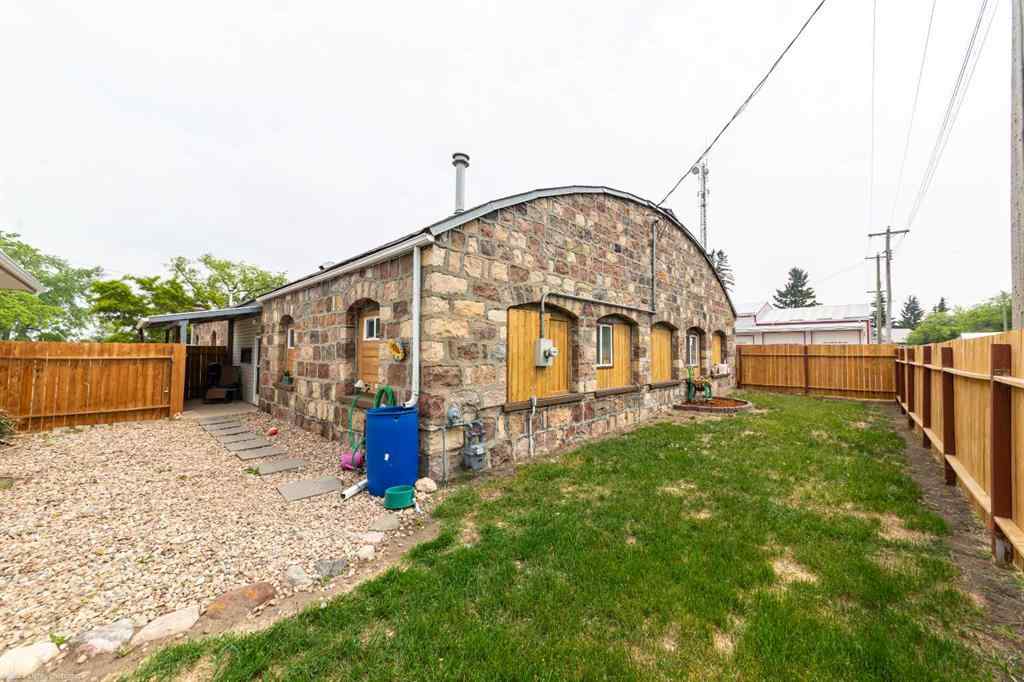 MLS® A2236602 - 27 Railway Avenue S in Marwayne Marwayne, Commercial