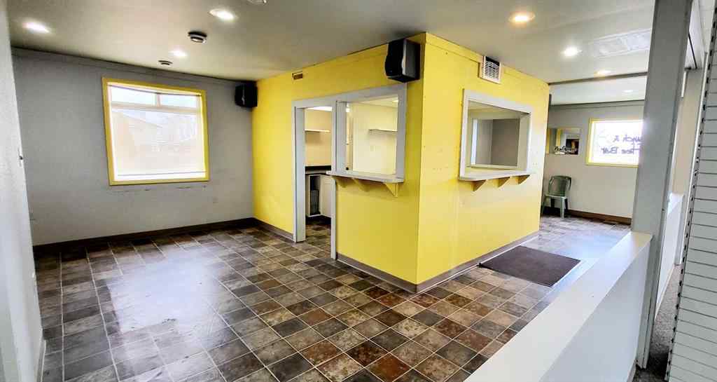 MLS® A2236602 - 27 Railway Avenue S in Marwayne Marwayne, Commercial