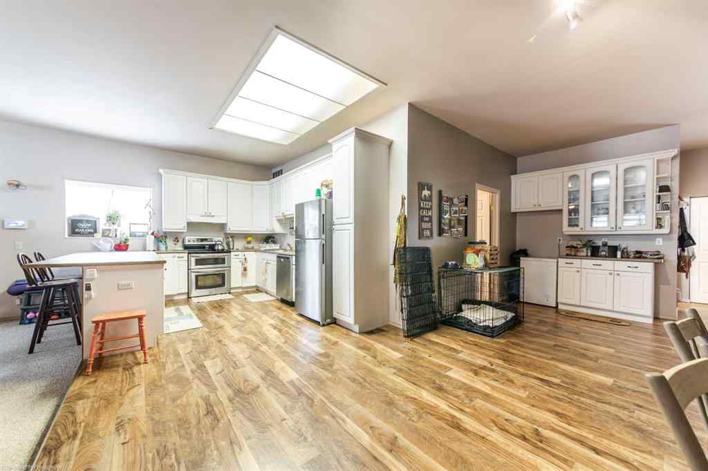 MLS® A2236602 - 27 Railway Avenue S in Marwayne Marwayne, Commercial