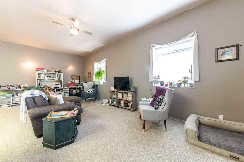 MLS® A2236602 - 27 Railway Avenue S in Marwayne Marwayne, Commercial
