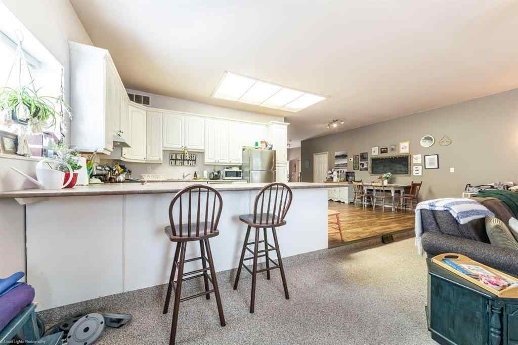 MLS® A2236602 - 27 Railway Avenue S in Marwayne Marwayne, Commercial