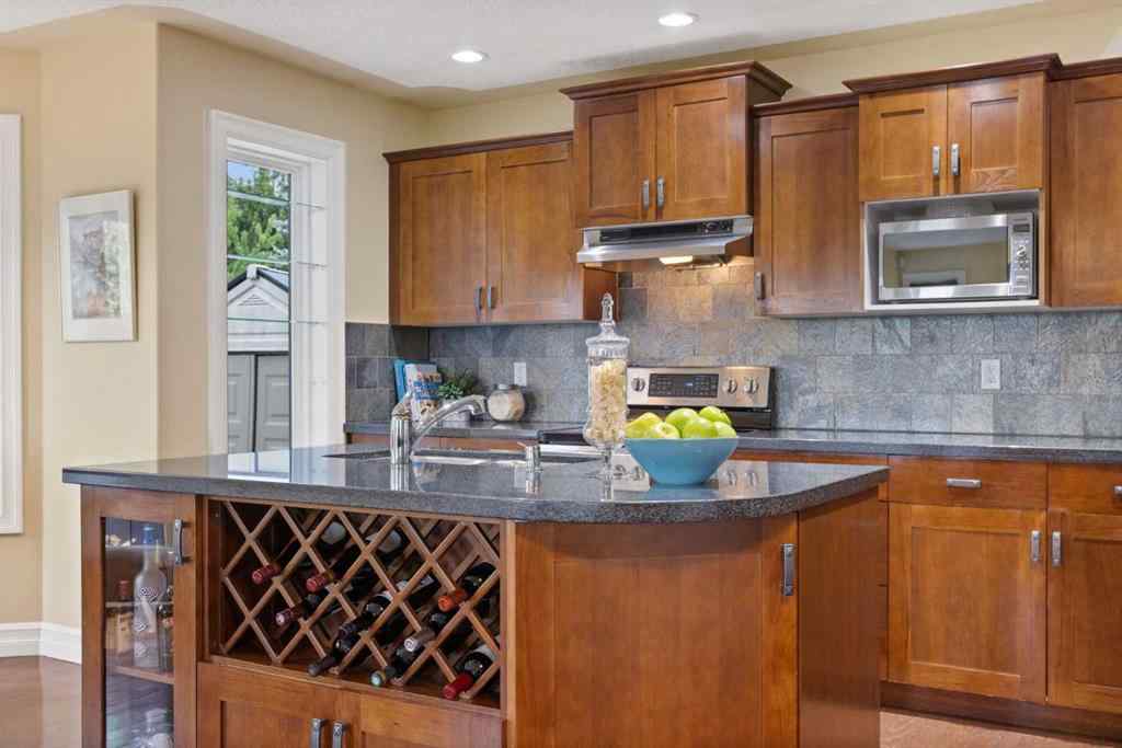 MLS® A2236618 - 5619 Coach Hill Road SW in Coach Hill Calgary, Residential