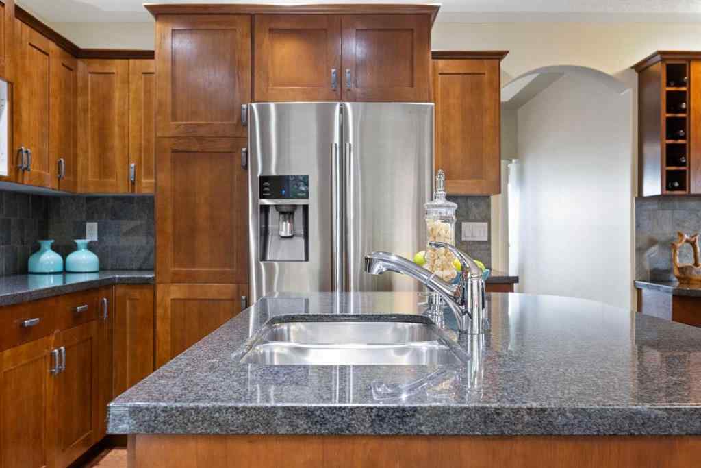 MLS® A2236618 - 5619 Coach Hill Road SW in Coach Hill Calgary, Residential