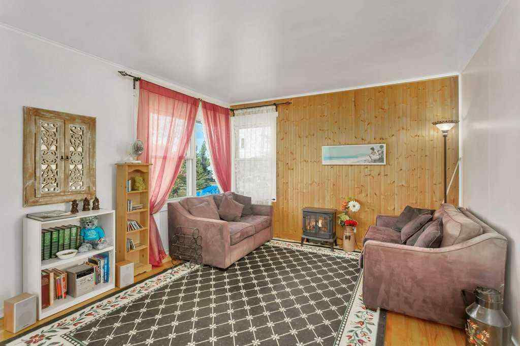 MLS® A2236625 - 502 Sunnyside 500 Place  in NONE Rural Ponoka County, Residential