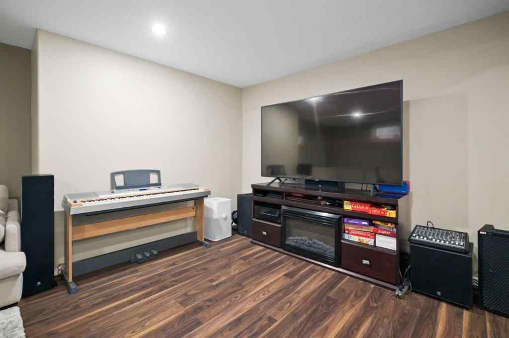 MLS® A2236664 - 20 Bridlecrest Court SW in Bridlewood Calgary, Residential